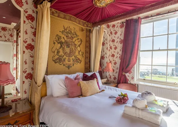 Pass The Keys The Delightful Amelia Suite