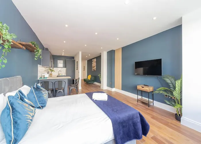 2Cq*Morden Studio Flat *Moments Away From Brighton Seafront