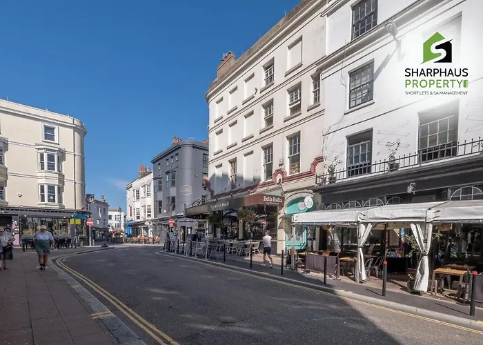 Charming Luxury 3Bed Apartment In A Prime Location By Sharphaus Short Lets & Serviced Accommodation Management