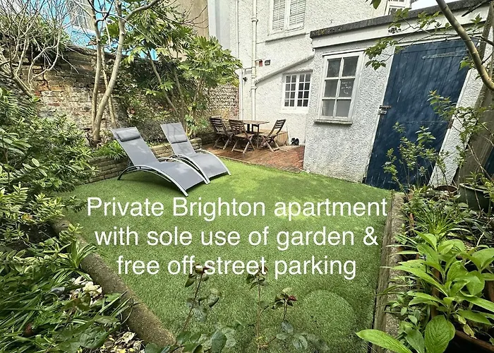 Amazing Apartment, Private Garden, Off Street Parking