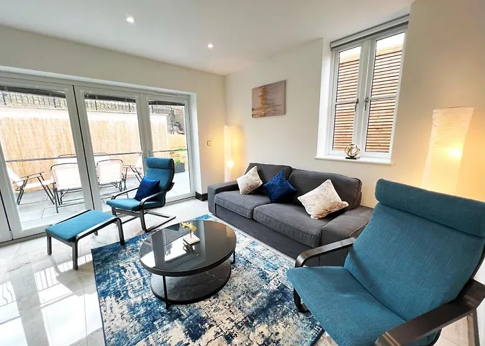 Luxury Modern Private Villa In Brighton