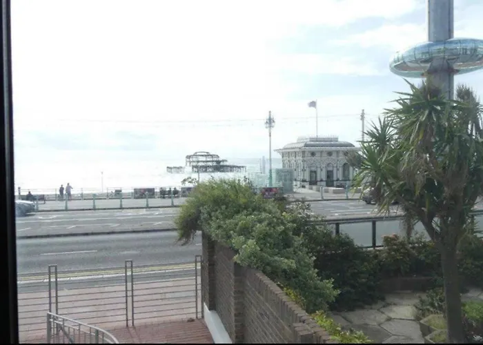 Sea View - 2 Bedroom - West Pier - Brighton Beach
