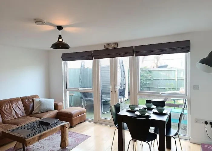 Ideal Escape Complimentary Parking & Cosy