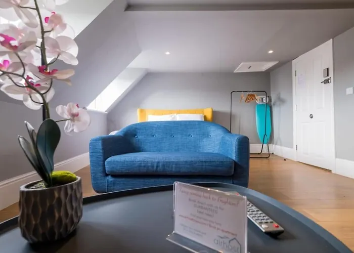 Host & Stay - St James\' Studio