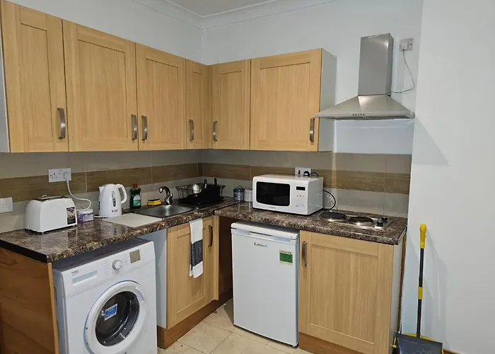 Primely Located 1-Bed Apartment In Brighton