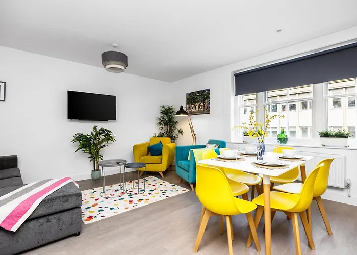 Queens Mile 2 With Free Parking By My Getaways