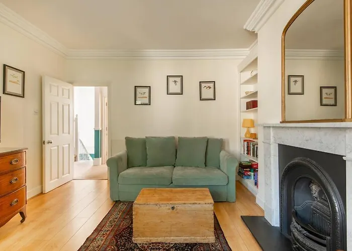3Br Apt 5 Min To Brightonstation