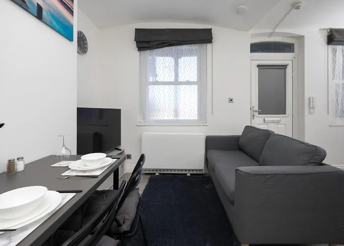 Bright Central Brighton Studio