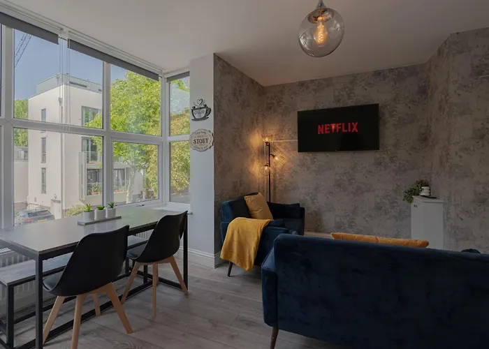3 Bedroom Apartment By Primal Estates Short Lets In Brighton