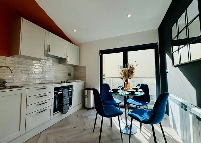 Central One Bedroom Flat Next To Brighton Beach I Sleep 5 Guests
