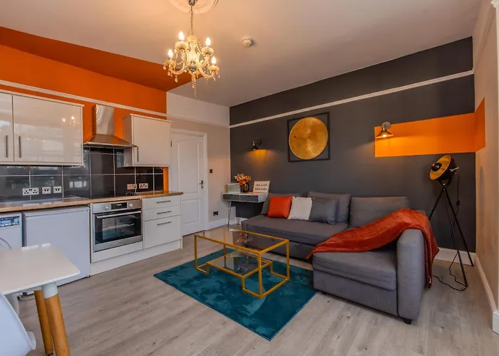 2 Bedroom Flat Next To Brighton Beach Sleep 6
