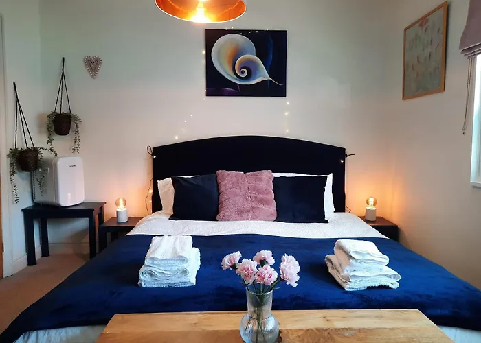 Super King Bedroom With Large Ensuite