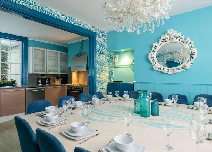 Darling By The Sea - By Brighton Holiday Lets