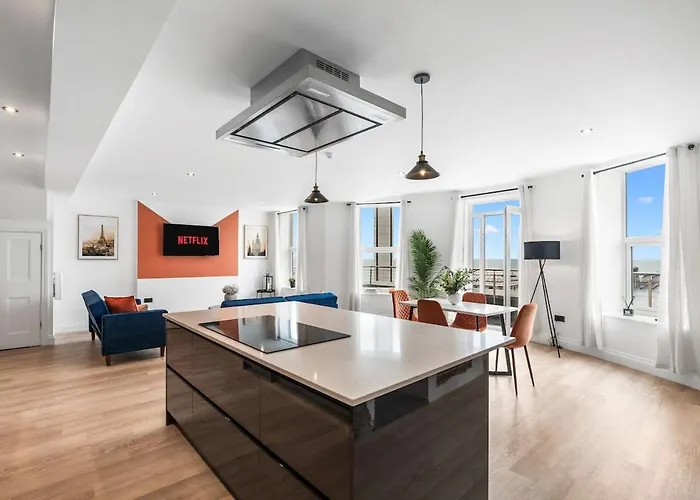 Kings Sea View Residence - Sleeps 8 - Terrace