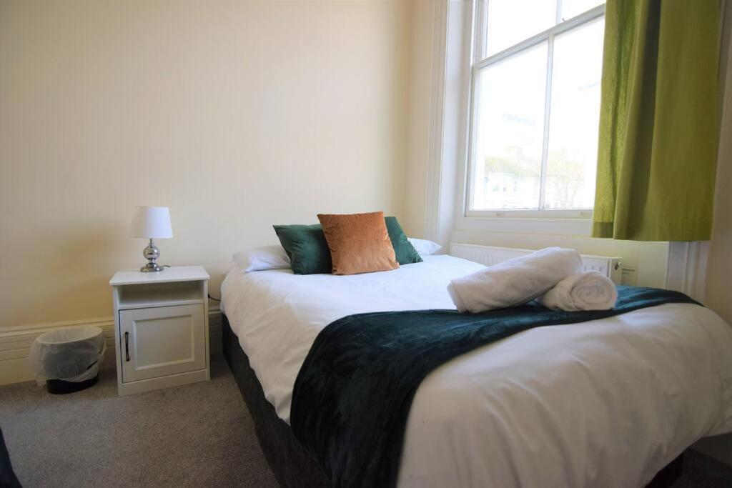 Holiday home Flash Sale Kempton 2 Bedroom Flat Bn224eat04 *
