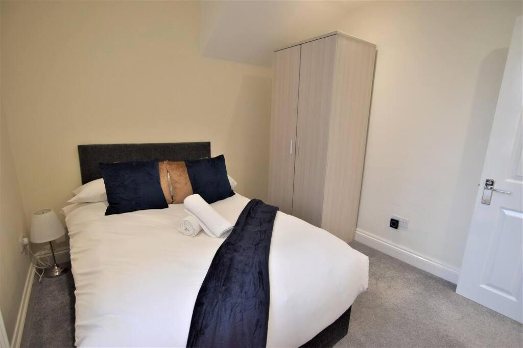Flash Sale Kempton 2 Bedroom Flat Bn224eat04
