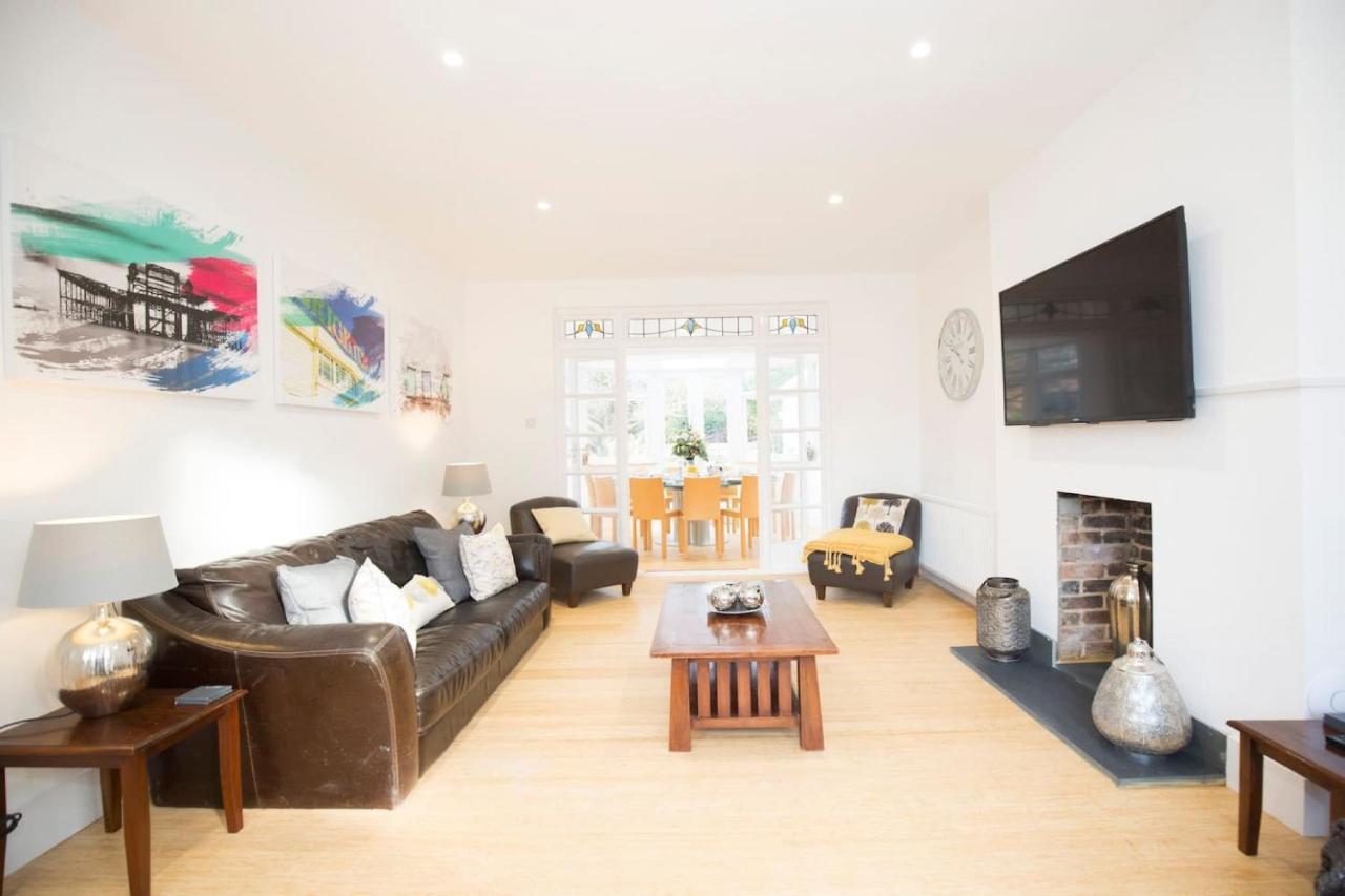 Orchard House-luxury House With Hot Tub Sleeps 12 Bed & Breakfast