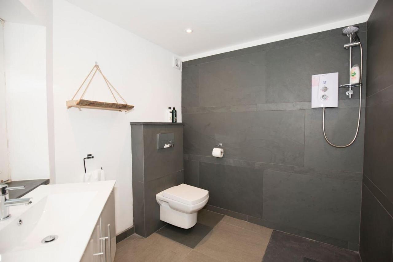 Orchard House-luxury House With Hot Tub Sleeps 12 Brighton