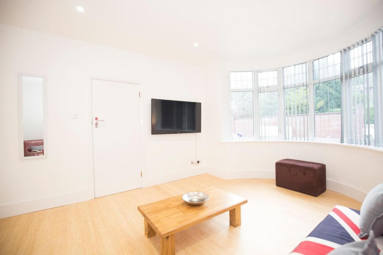 Orchard House-luxury House With Hot Tub Sleeps 12 Bed & Breakfast