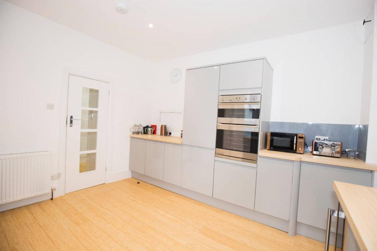 Orchard House-luxury House With Hot Tub Sleeps 12