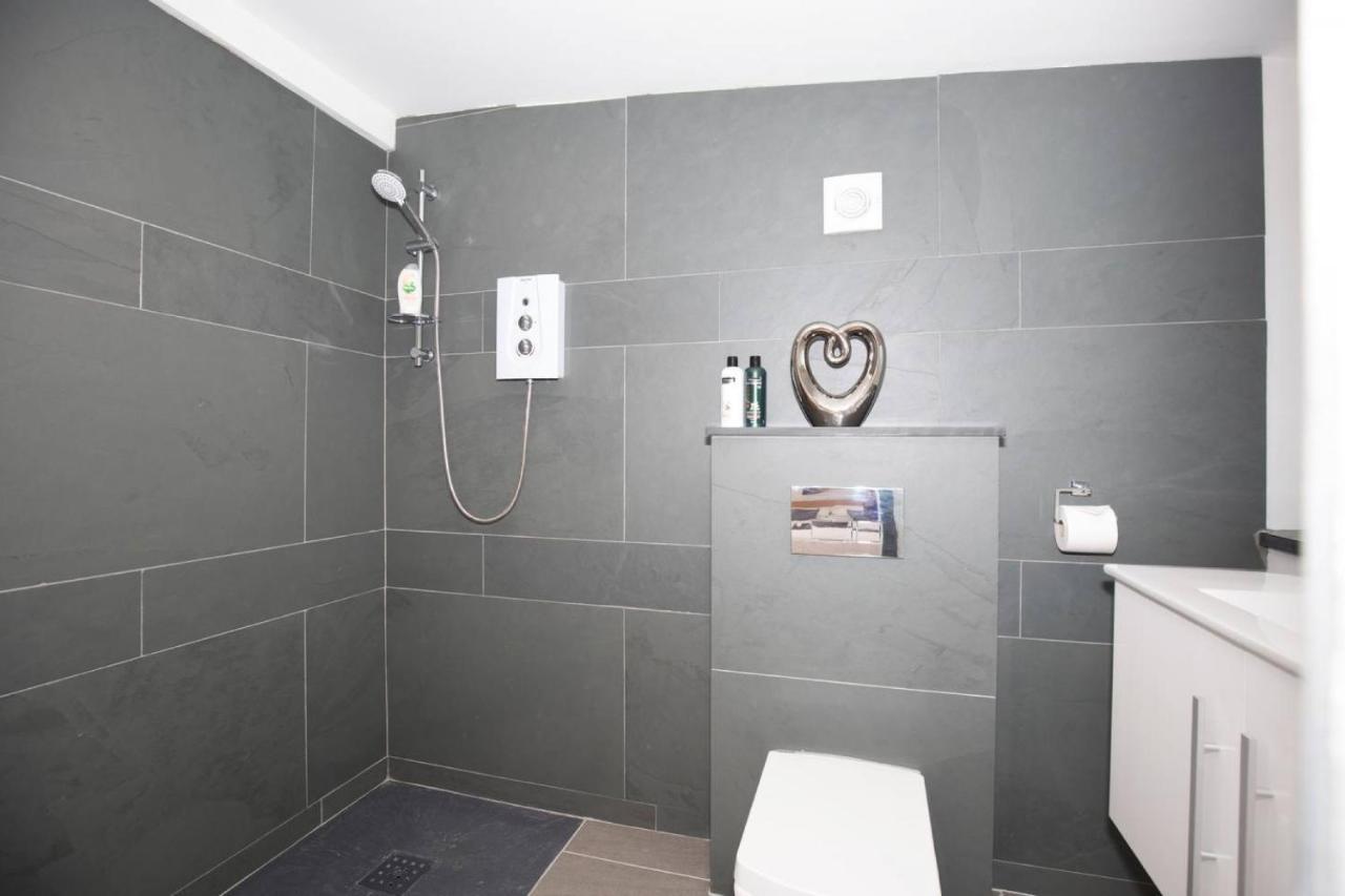 Orchard House-luxury House With Hot Tub Sleeps 12
