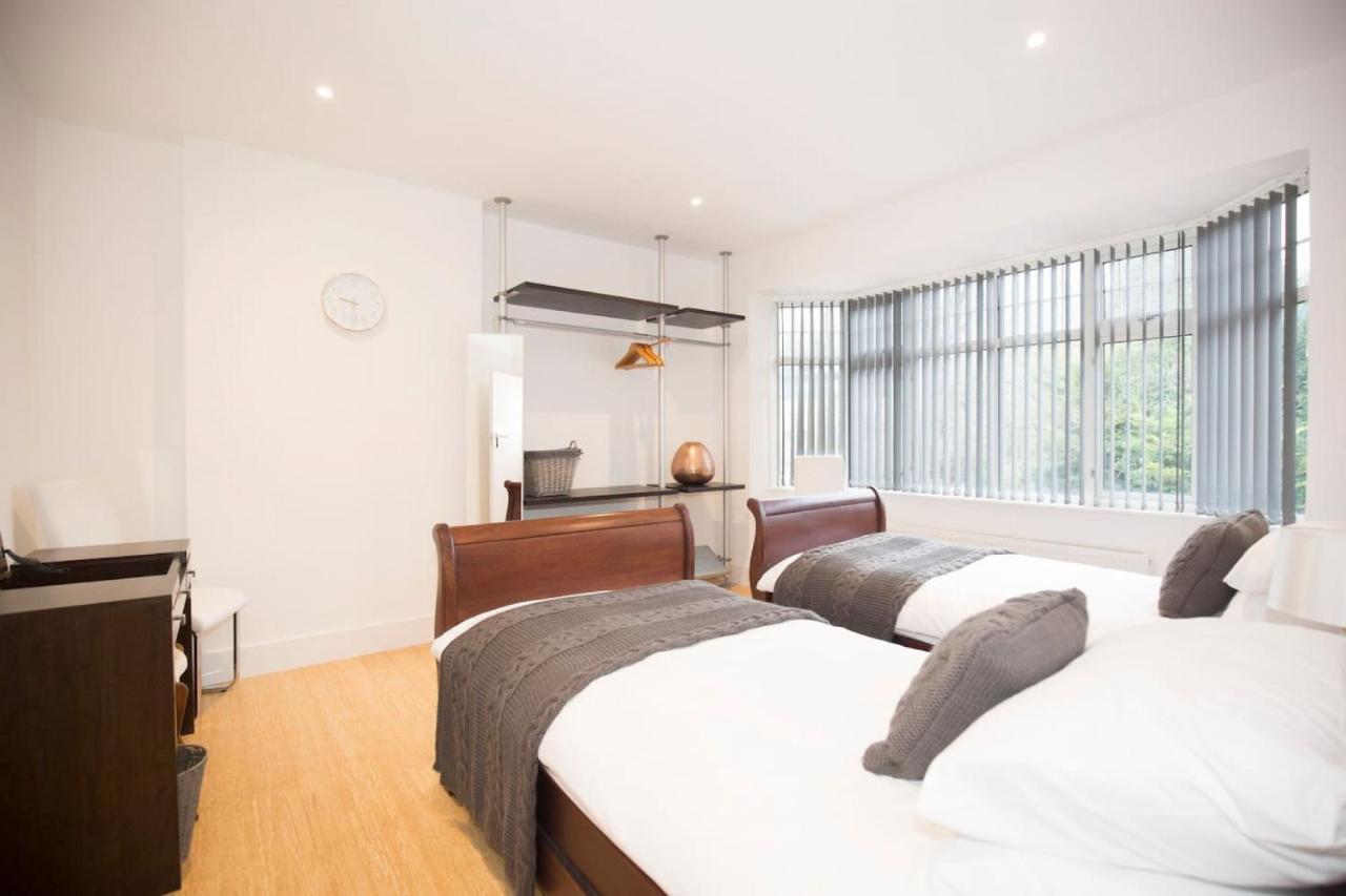 Orchard House-luxury House With Hot Tub Sleeps 12 Bed & Breakfast