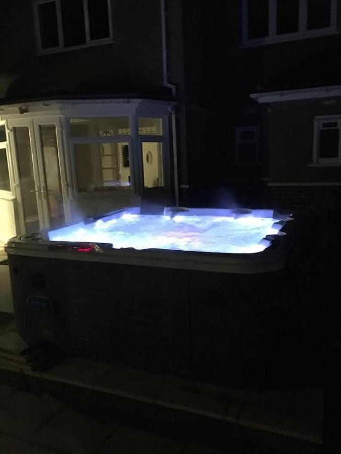 Orchard House-luxury House With Hot Tub Sleeps 12 Bed & Breakfast *