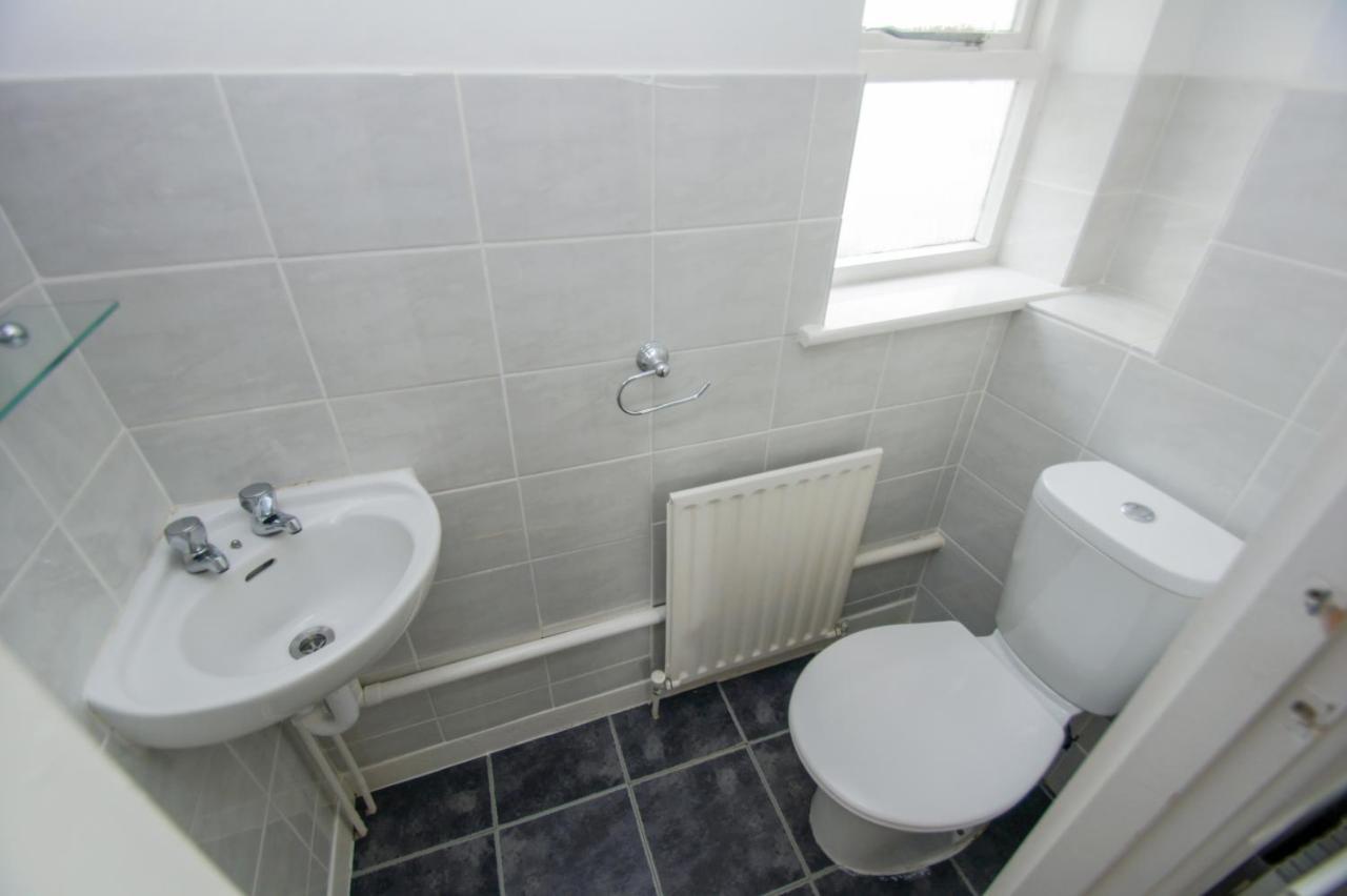 Townhouse - Central- By Lets Apartment
