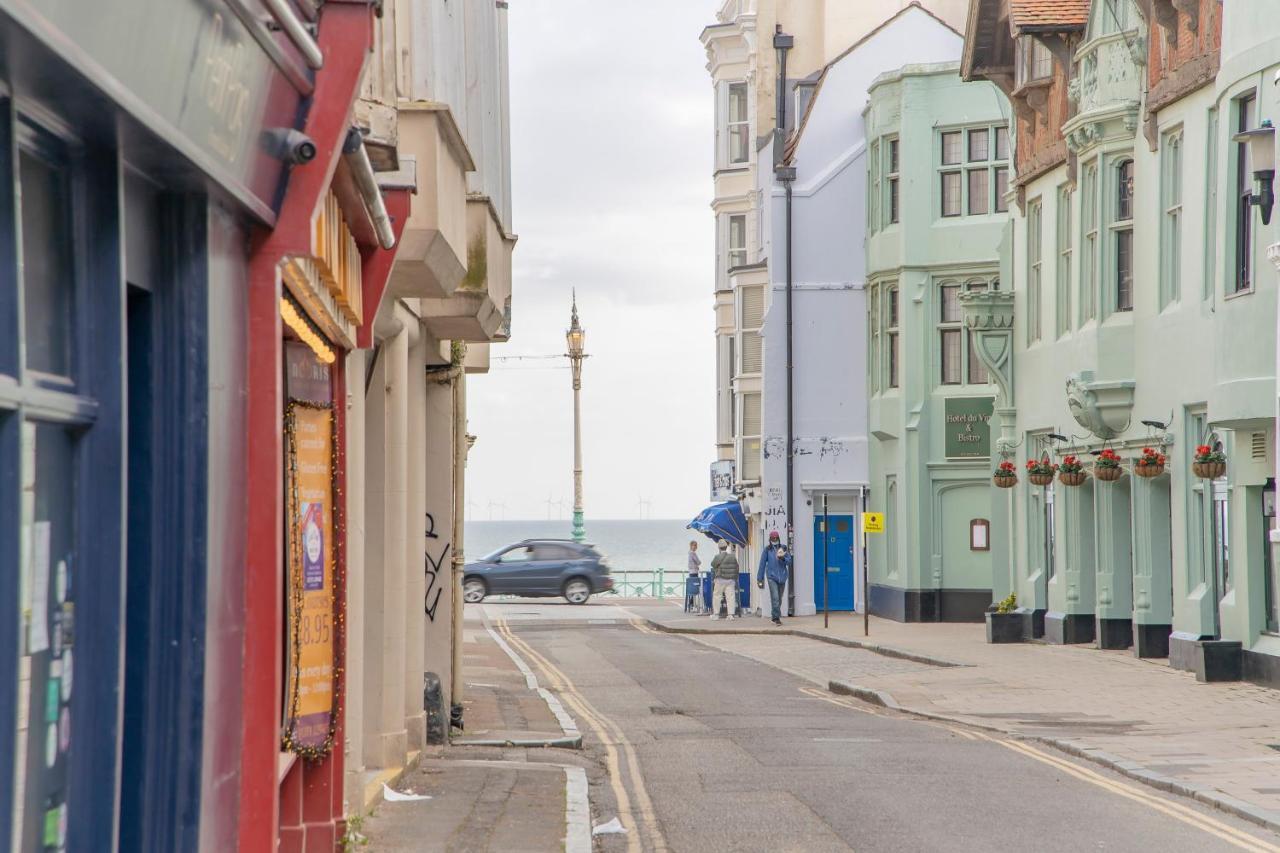 Centre Seafront 2 Bedrooms Flat Bn112shp01 *