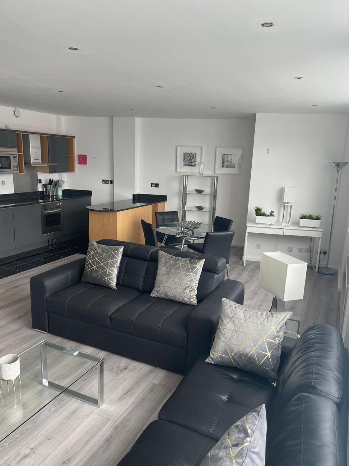 Modern Apartment, Amazing Location Apartment *