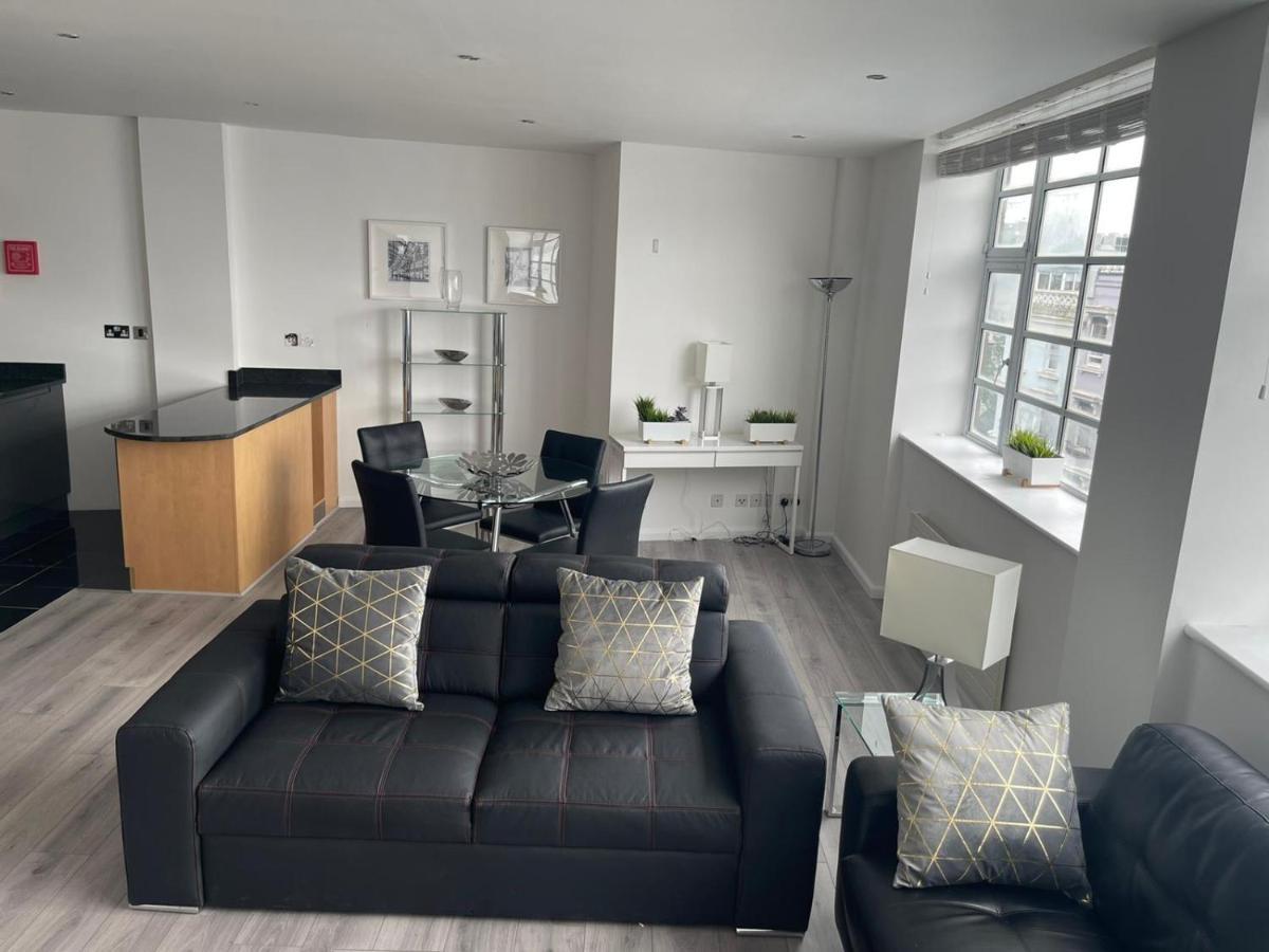 Apartment Modern Apartment, Amazing Location *