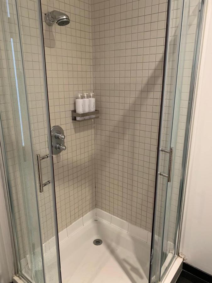 Modern Apartment, Amazing Location Apartment