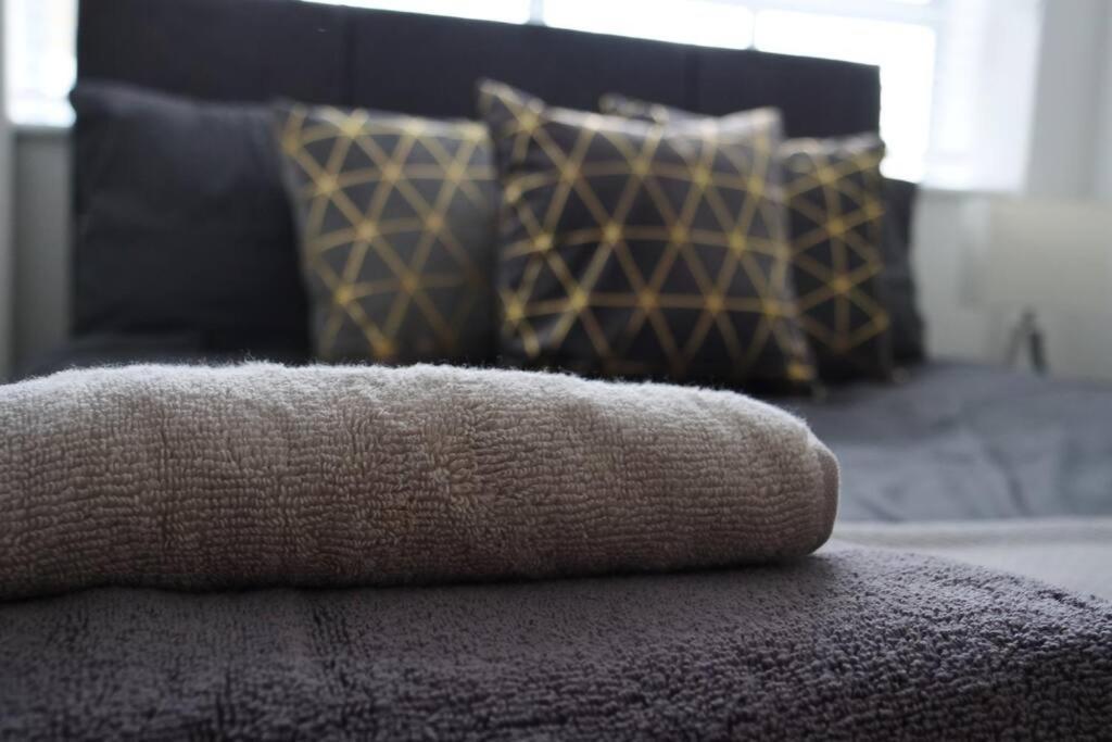 Modern Apartment, Amazing Location Apartment *