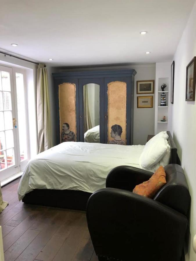 Apartment Cozy 2 Bedroom Flat In The Heart Of