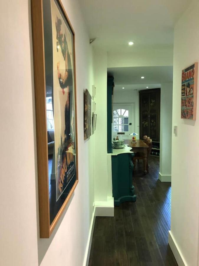 Cozy 2 Bedroom Flat In The Heart Of *
