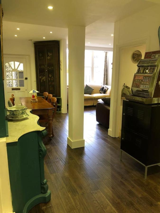Cozy 2 Bedroom Flat In The Heart Of