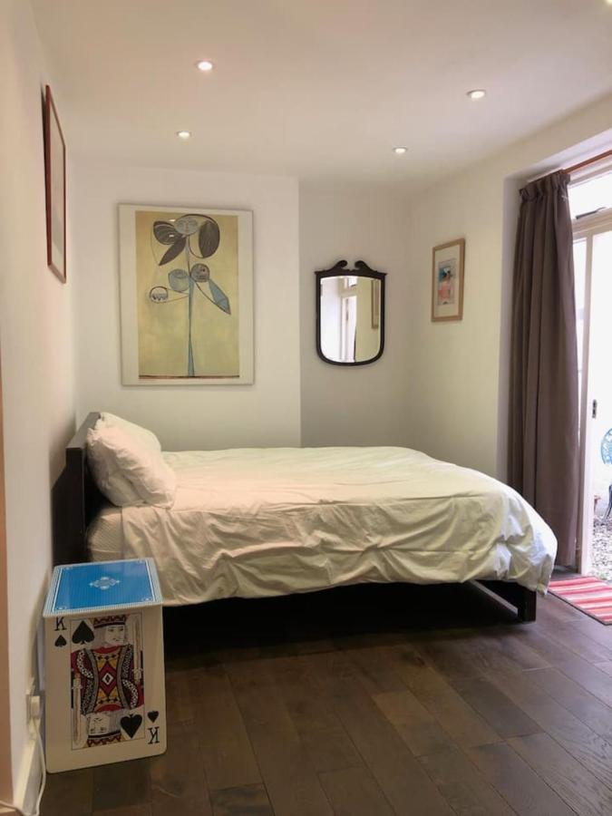 Apartment Cozy 2 Bedroom Flat In The Heart Of *
