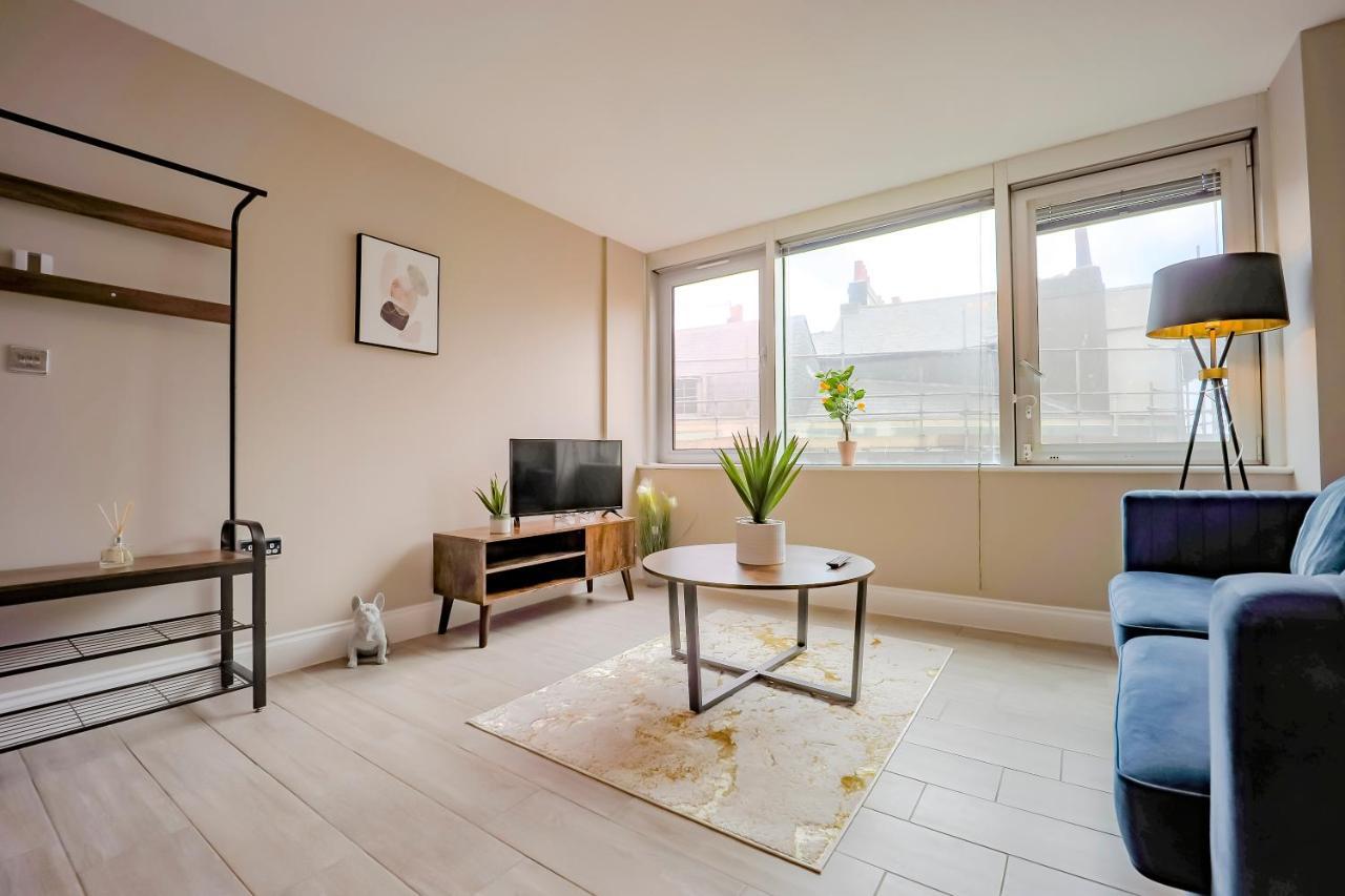 Apartment Flash Sales Offer - Any Week Day No Minimum Night Restrictions Centre 1 Bedroom Flat Bn1gre17 *