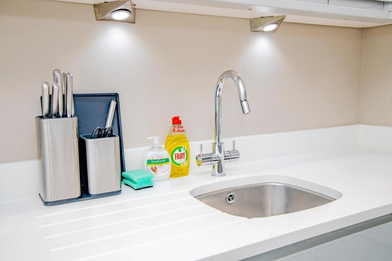 Flash Sales Offer - Any Week Day No Minimum Night Restrictions Centre 1 Bedroom Flat Bn1gre17