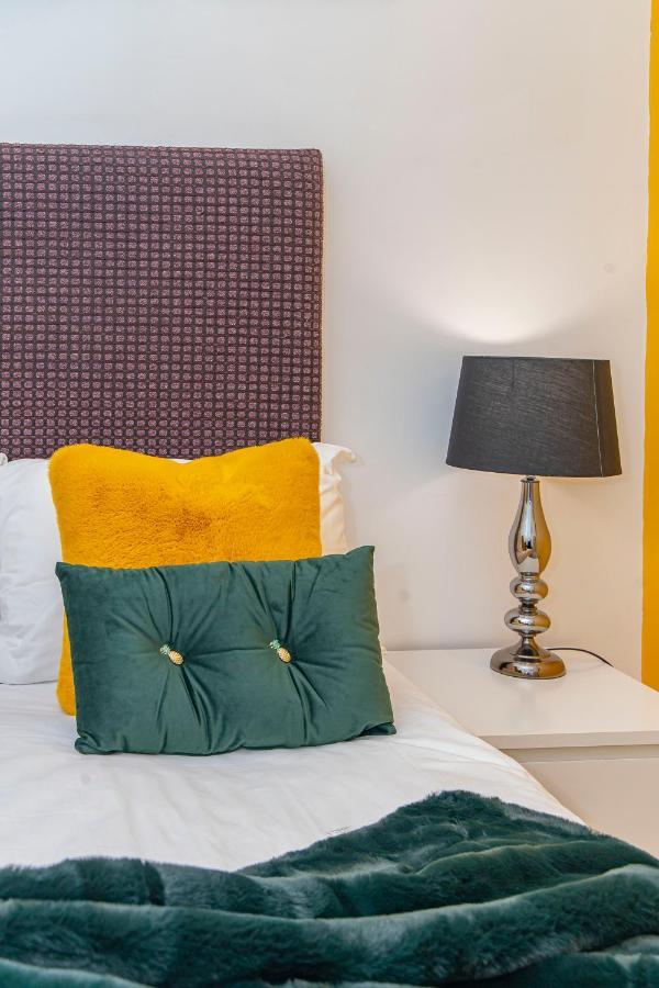 Apartment Spacious One Bedroom Flat Close To Station *