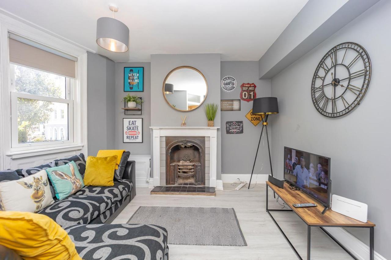 Funky 3bedroom House Next To Station * Brighton