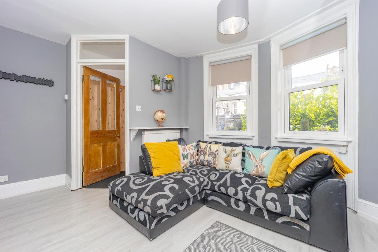 Funky 3bedroom House Next To Station Brighton