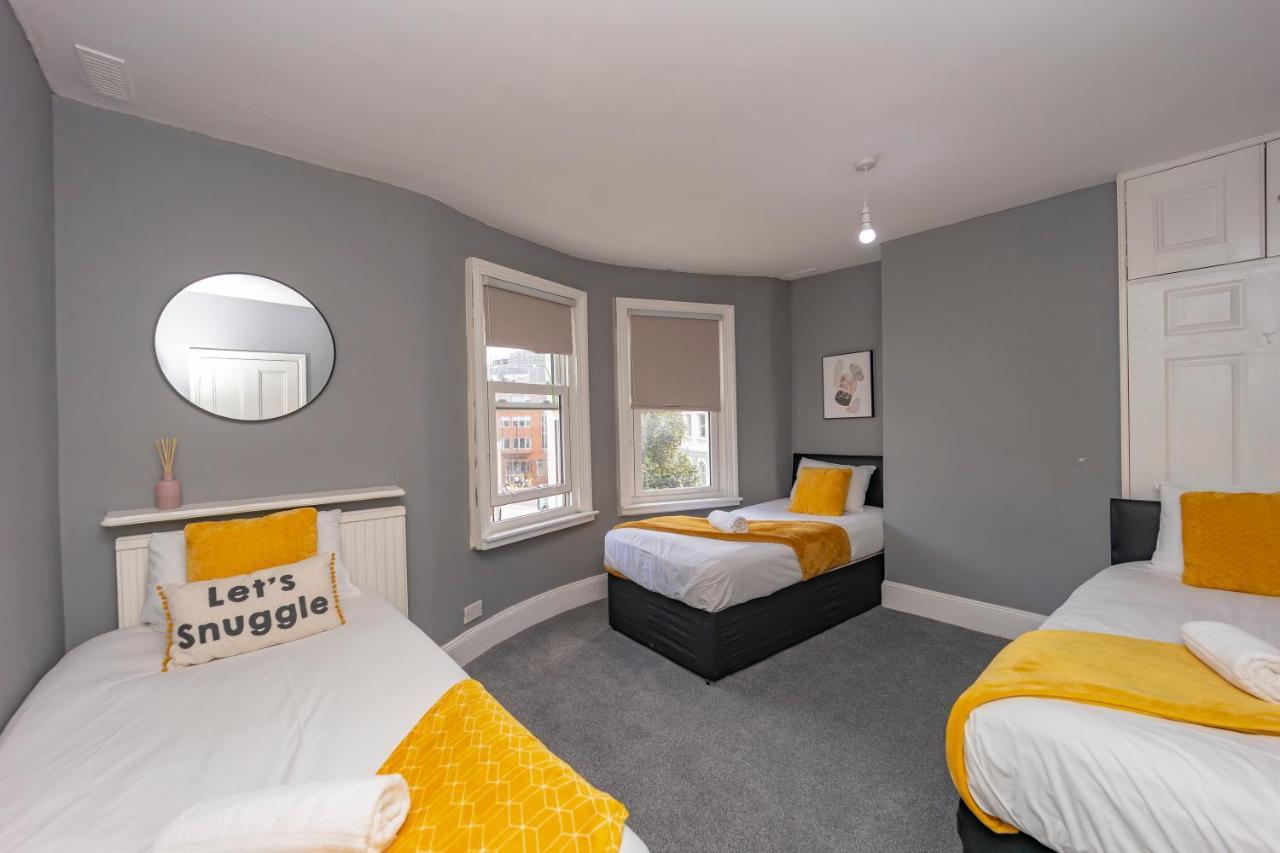 Holiday home Funky 3bedroom House Next To Station