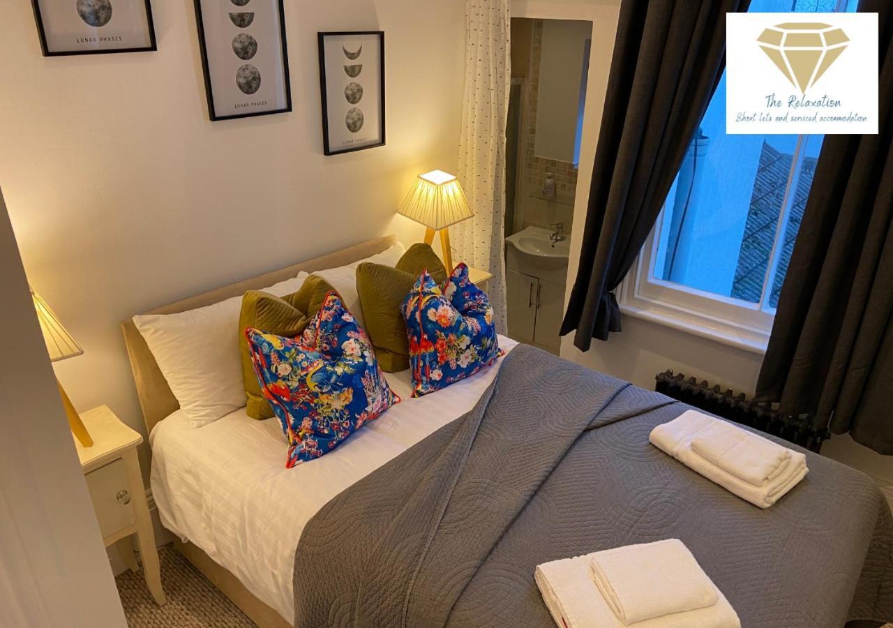 1 Bed Apartment-Sea Views- Relocation-Business-By The Relaxation Serviced Apartments *