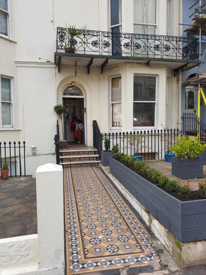 Guest house Amherst