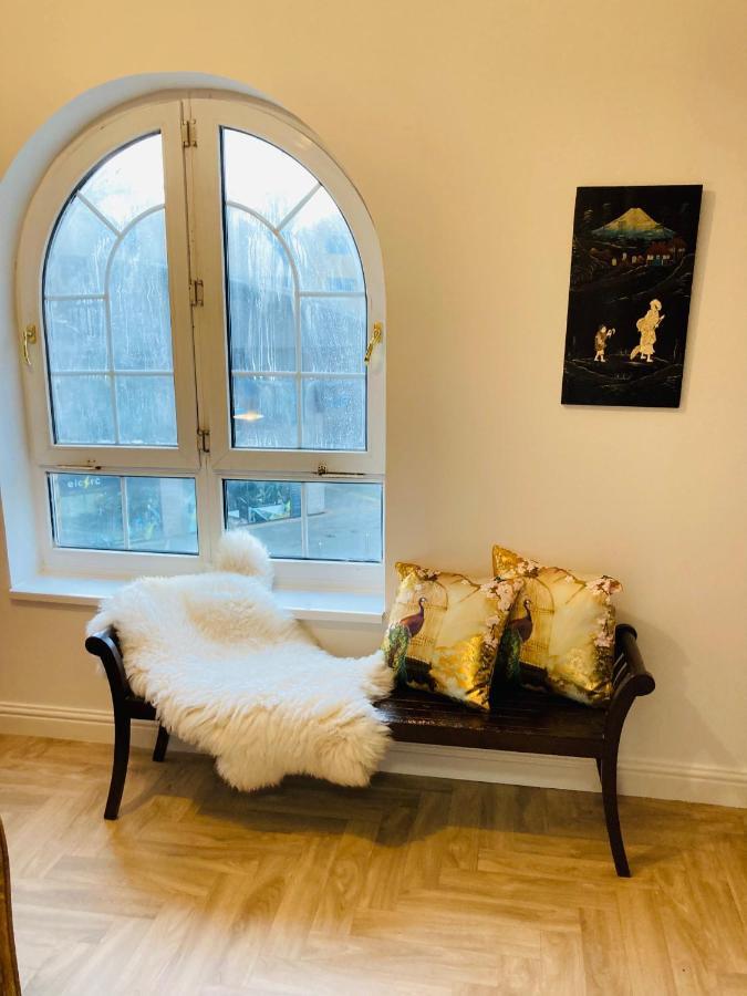 Funky Unique 2-bedroom With Parking Apartment Brighton