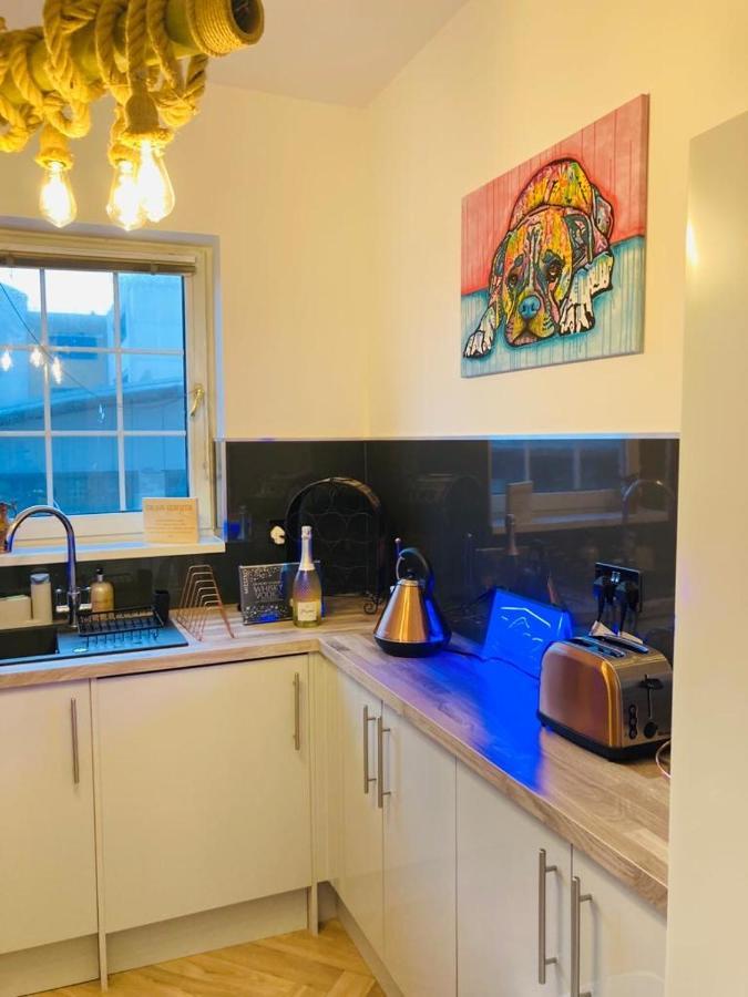 Funky Unique 2-bedroom With Parking Apartment Brighton