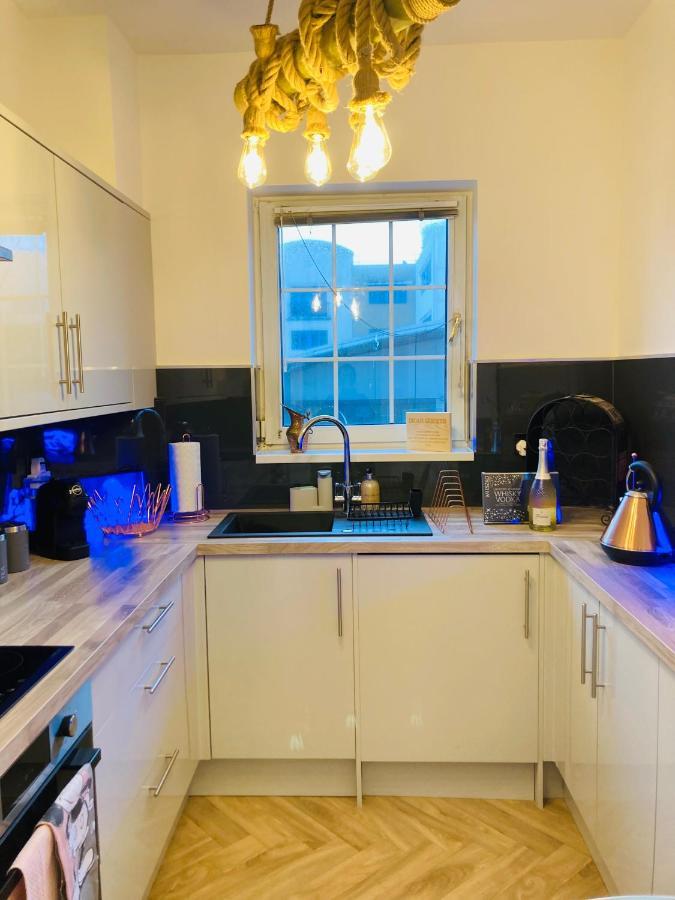 Funky Unique 2-bedroom With Parking * Brighton
