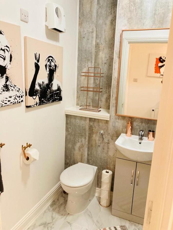 Funky Unique 2-bedroom With Parking Apartment Brighton