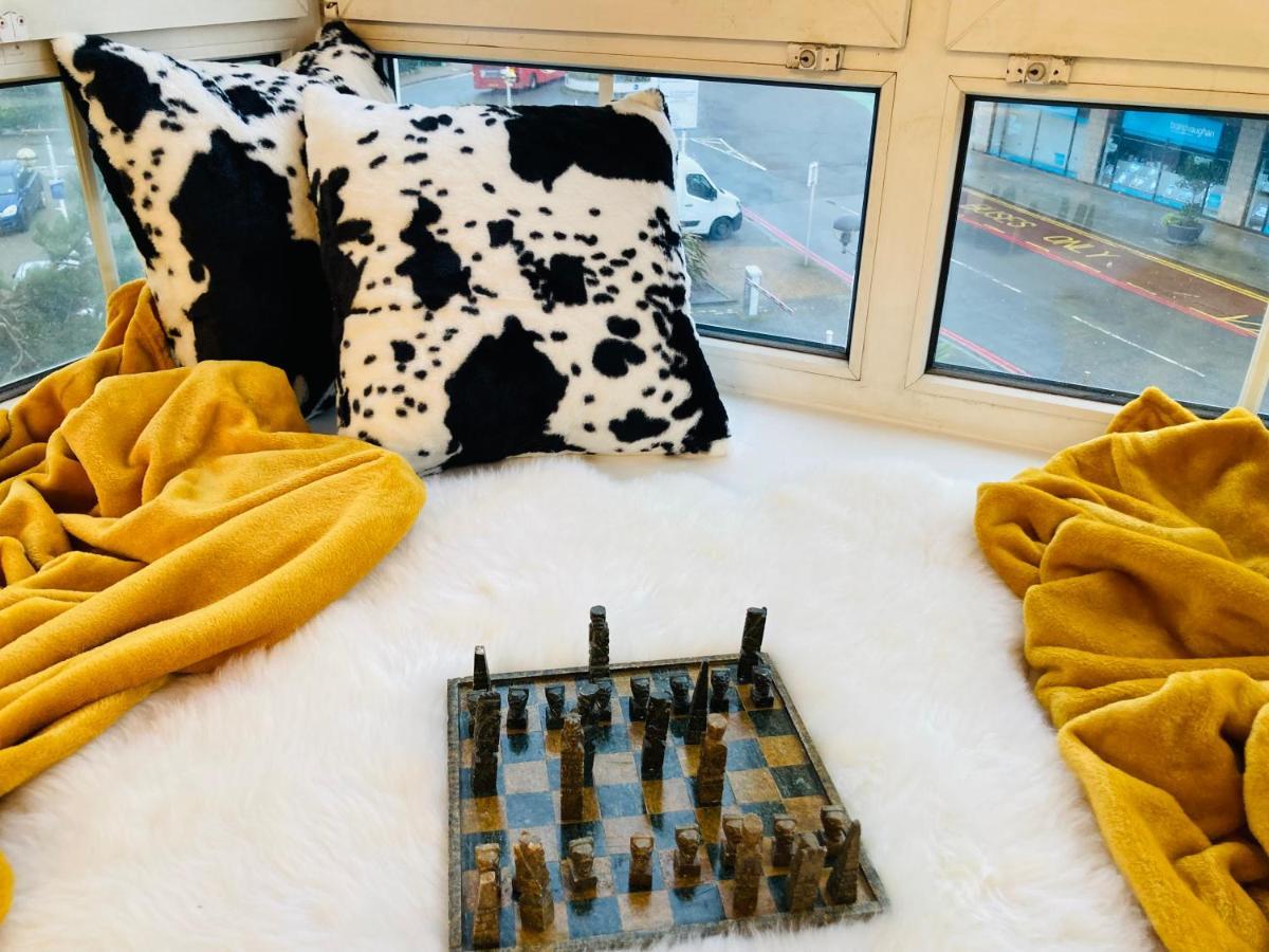 Funky Unique 2-bedroom With Parking